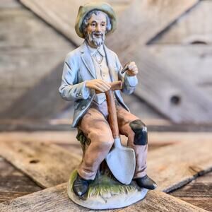 Vintage Homco, Old Farmer Sitting w/ Shovel and Pipe in Hand, #1433, 8”H